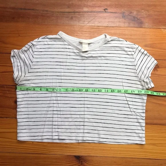 Nike and H&M Black and White Crop Top Bundle, EUC, S - Picture 4 of 15